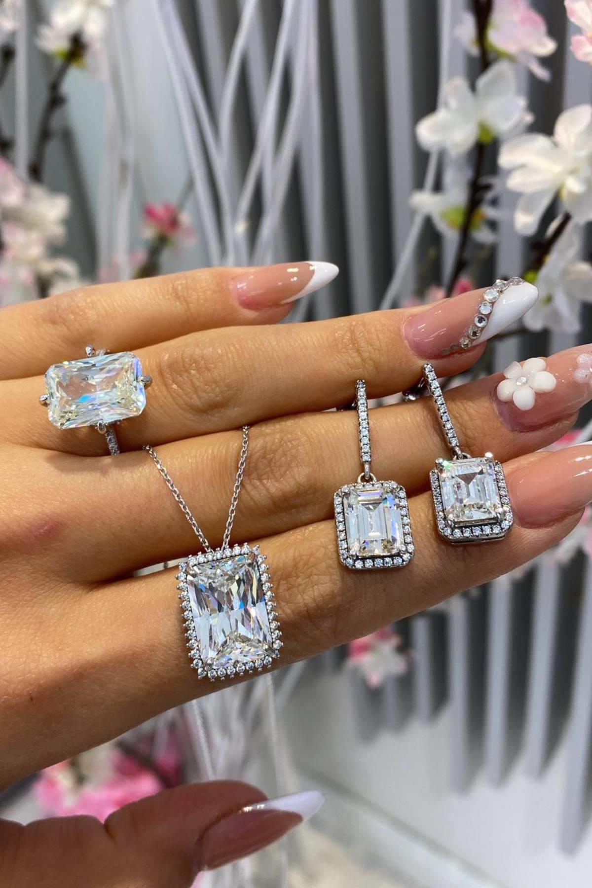 Effective Shiny Sally Dia Küpe