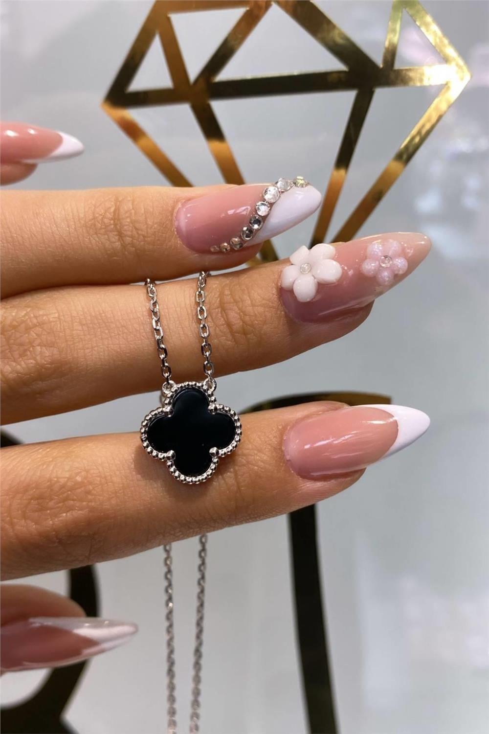 Onyx Yonca Kolye