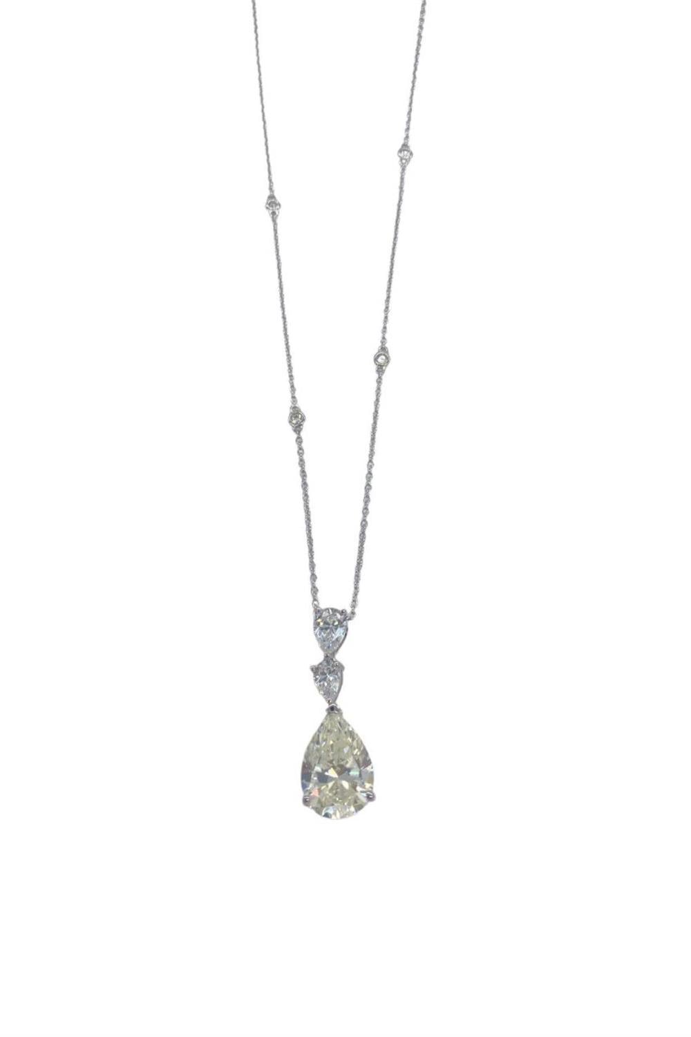 İthal Celia Vip Seri Mozanite Drop Kolye