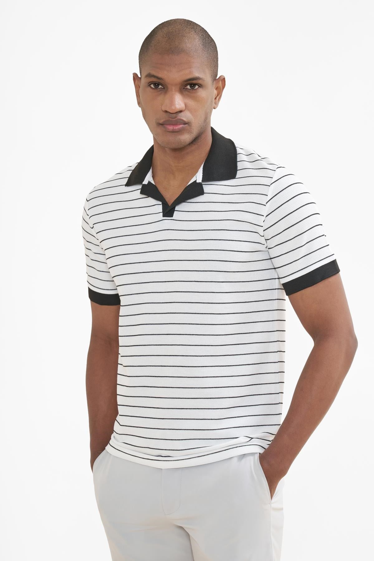 İntersivin  Polo Yaka Siyah Tshirt - SVŞ-02