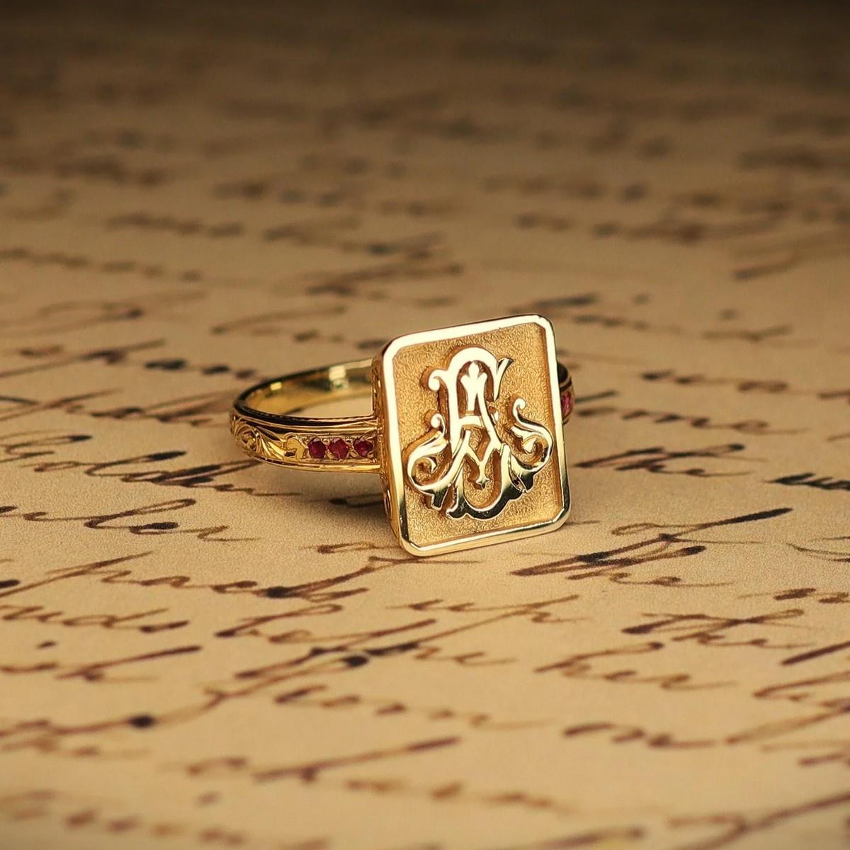 14 Ayar Altın Desenli Monogram Yüzük