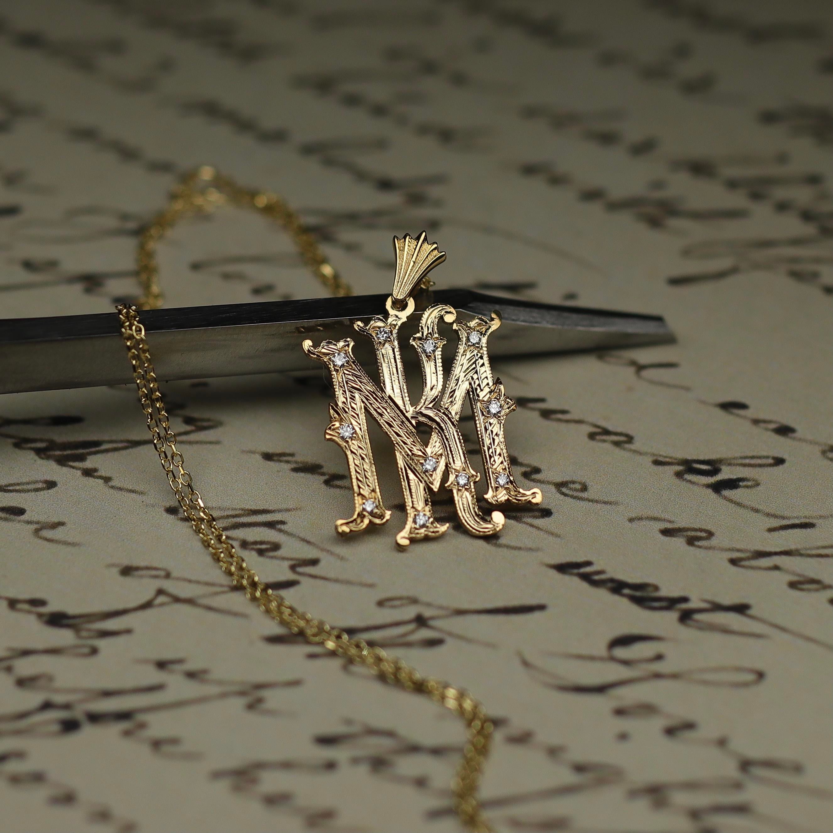 14 Ayar Altın Pırlantalı Mini Monogram Kolye