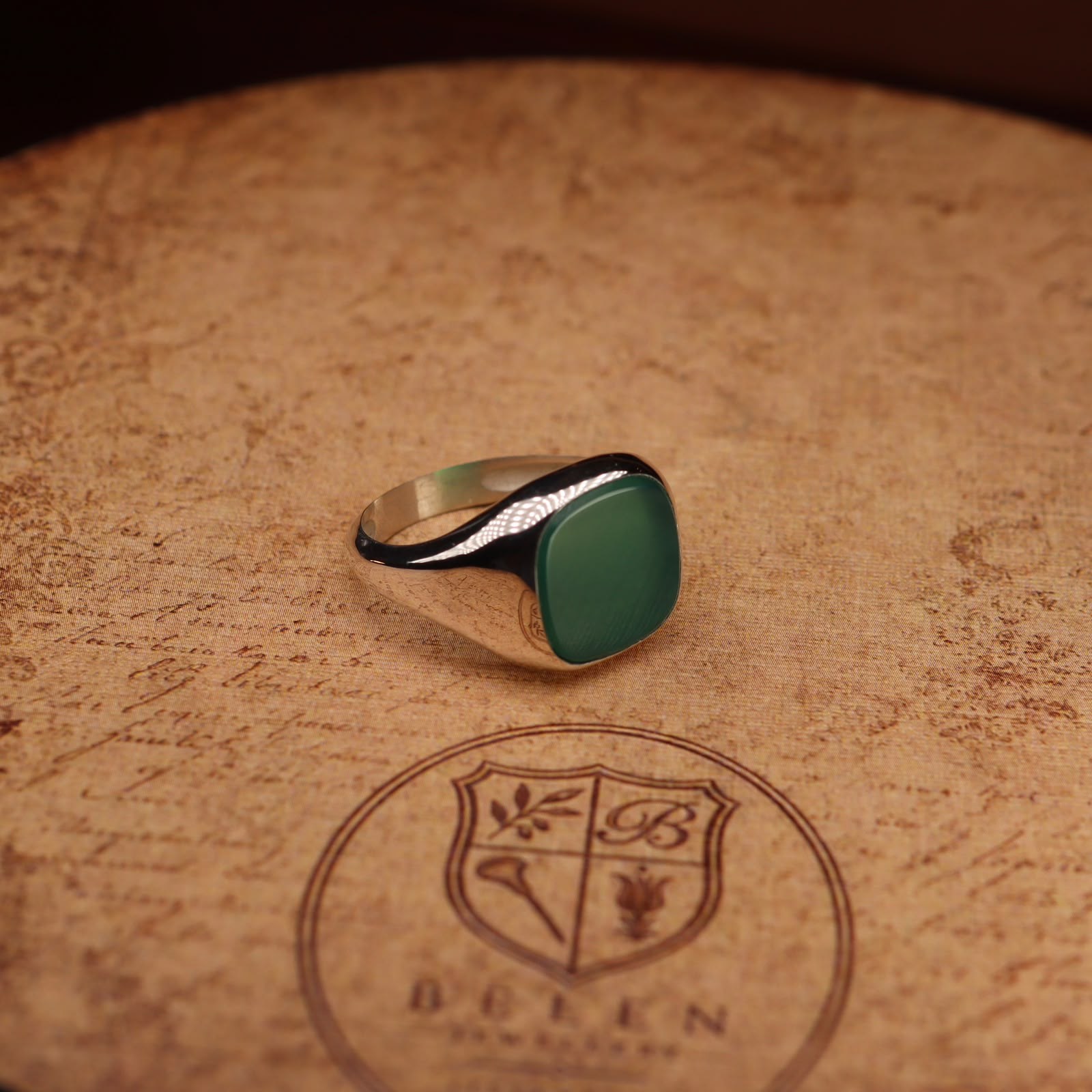 Belen Verde signet