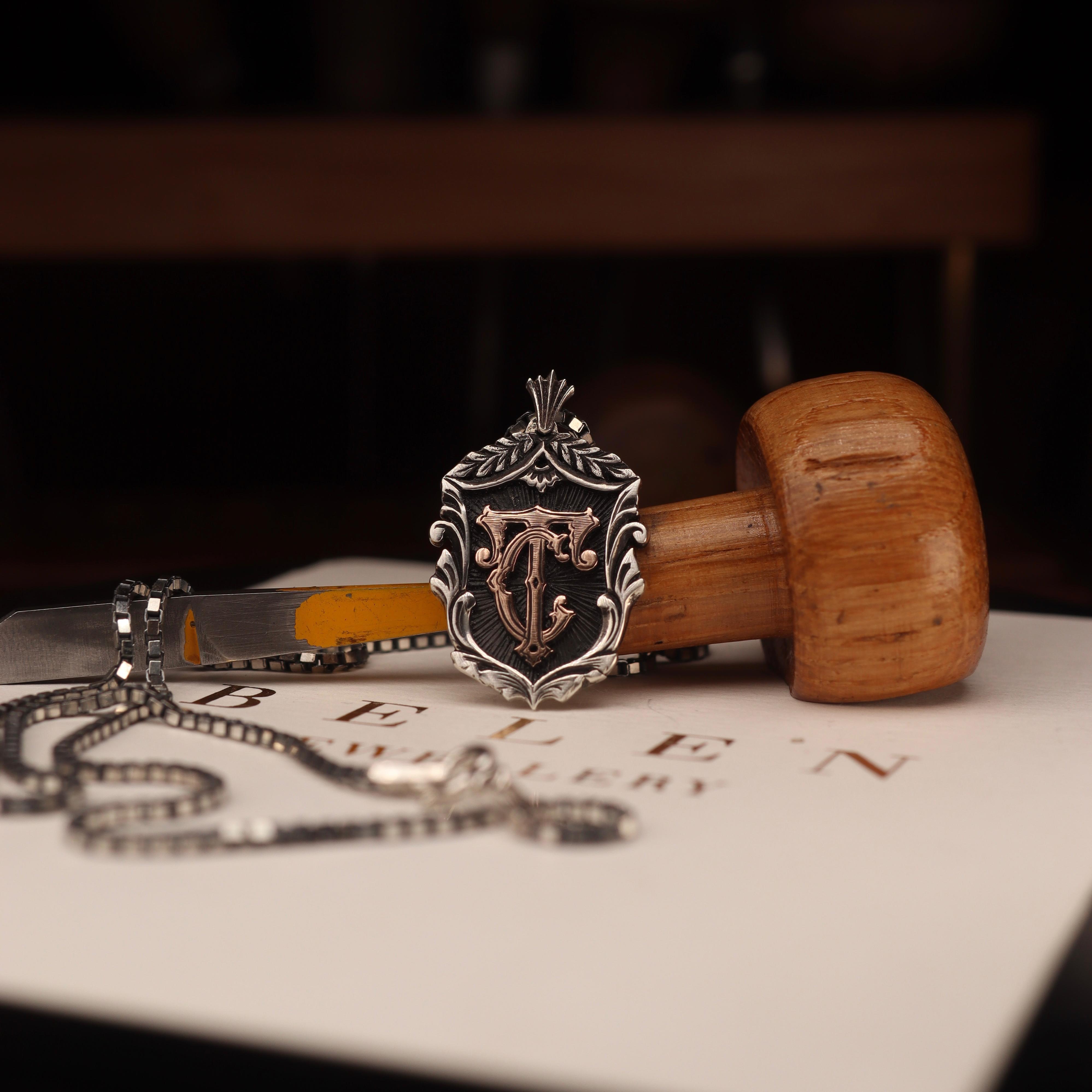 Flora Belen Madalyon Kolye 