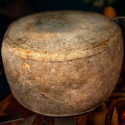Tekerlek Kars Eski Kaşarı (Kelle) - 13 Kg