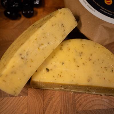 Taze Kekikli Kars Göbek Kaşarı