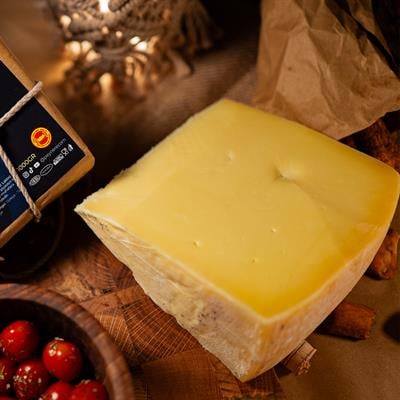 Peynere Gurme Paketi (Eski Kaşar, Gravyer, Bidon Tulum, Süzme Bal)