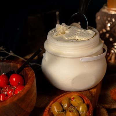 Peynere Gurme Paketi (Eski Kaşar, Gravyer, Bidon Tulum, Süzme Bal)