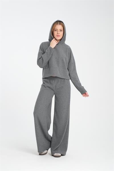 Kadın Alt Üst Takım - Kapüşonlu Sweatshirt ve Geniş Pantolon