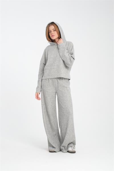 Kadın Alt Üst Takım - Kapüşonlu Sweatshirt ve Geniş Pantolon