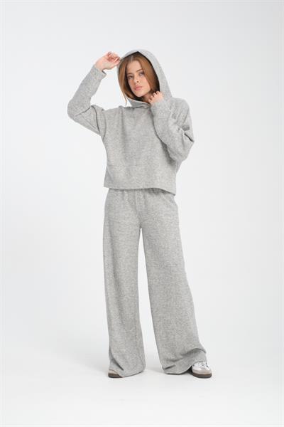 Kadın Alt Üst Takım - Kapüşonlu Sweatshirt ve Geniş Pantolon
