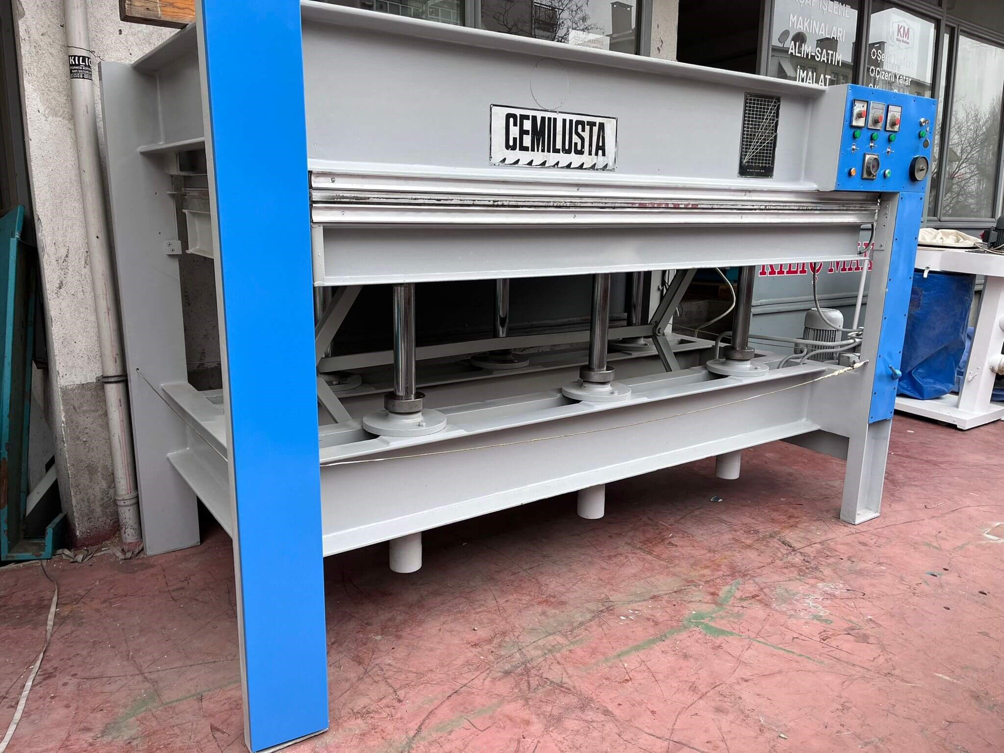 CEMIL USTA 110*220 Kapı Presi (Etiketsiz)