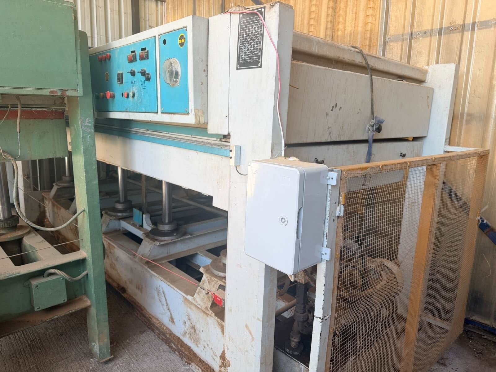 Kapı Pres Makinesi 150*360 Ölçü