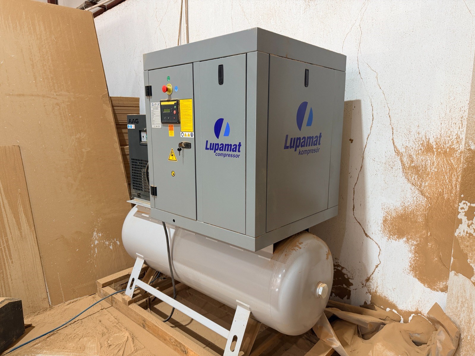 LUPOMAT 11 KW Kompresör Makinesi (2024)