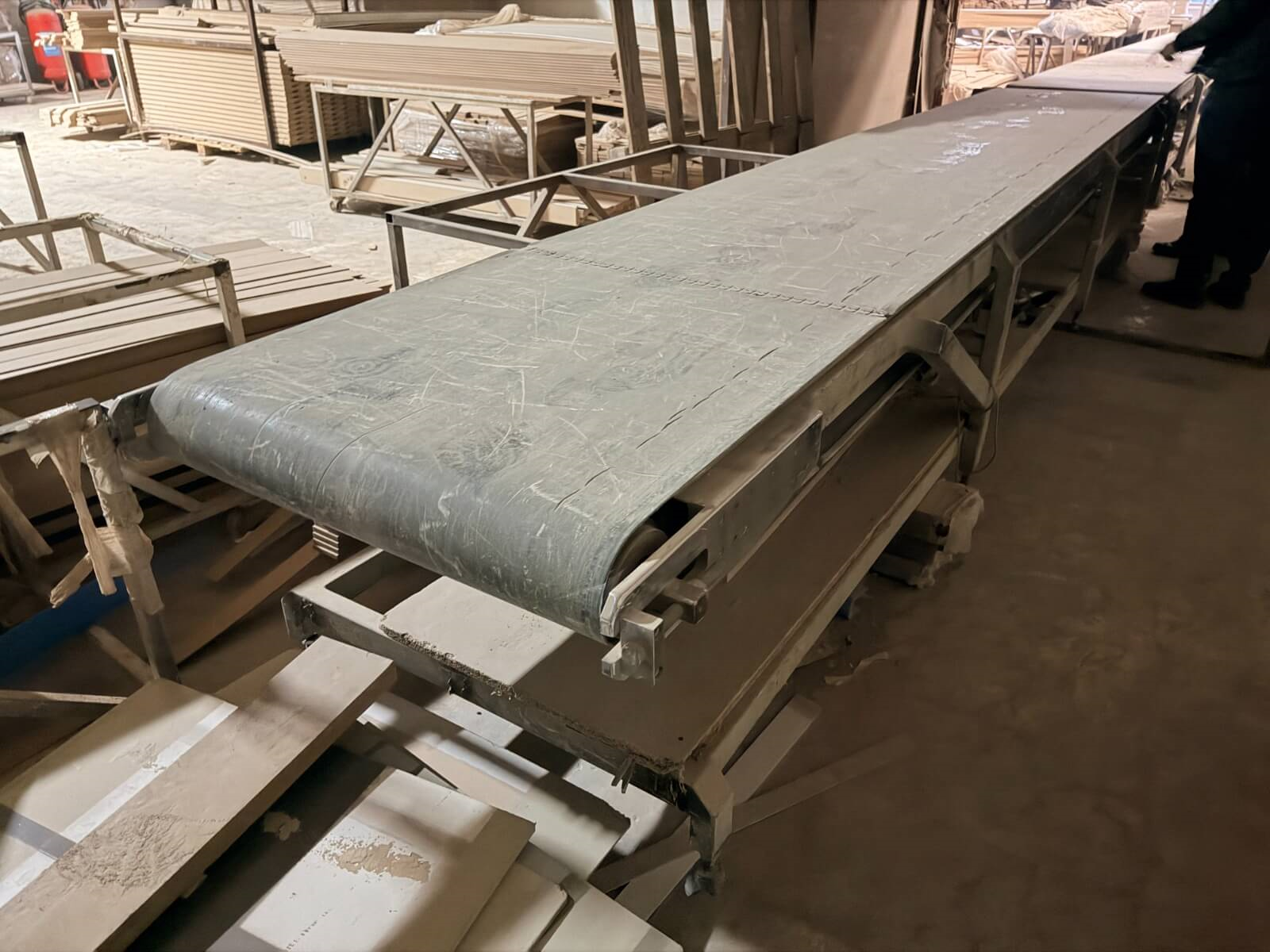 Motorlu Kayışlı Konveyör Hattı