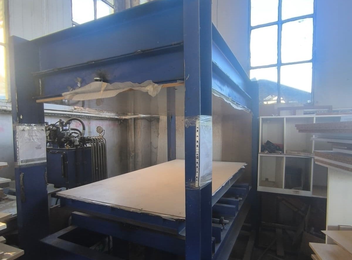 Özel Üretim 110*220 Ölçü 180 Ton Basar Soğuk Pres Makinesi