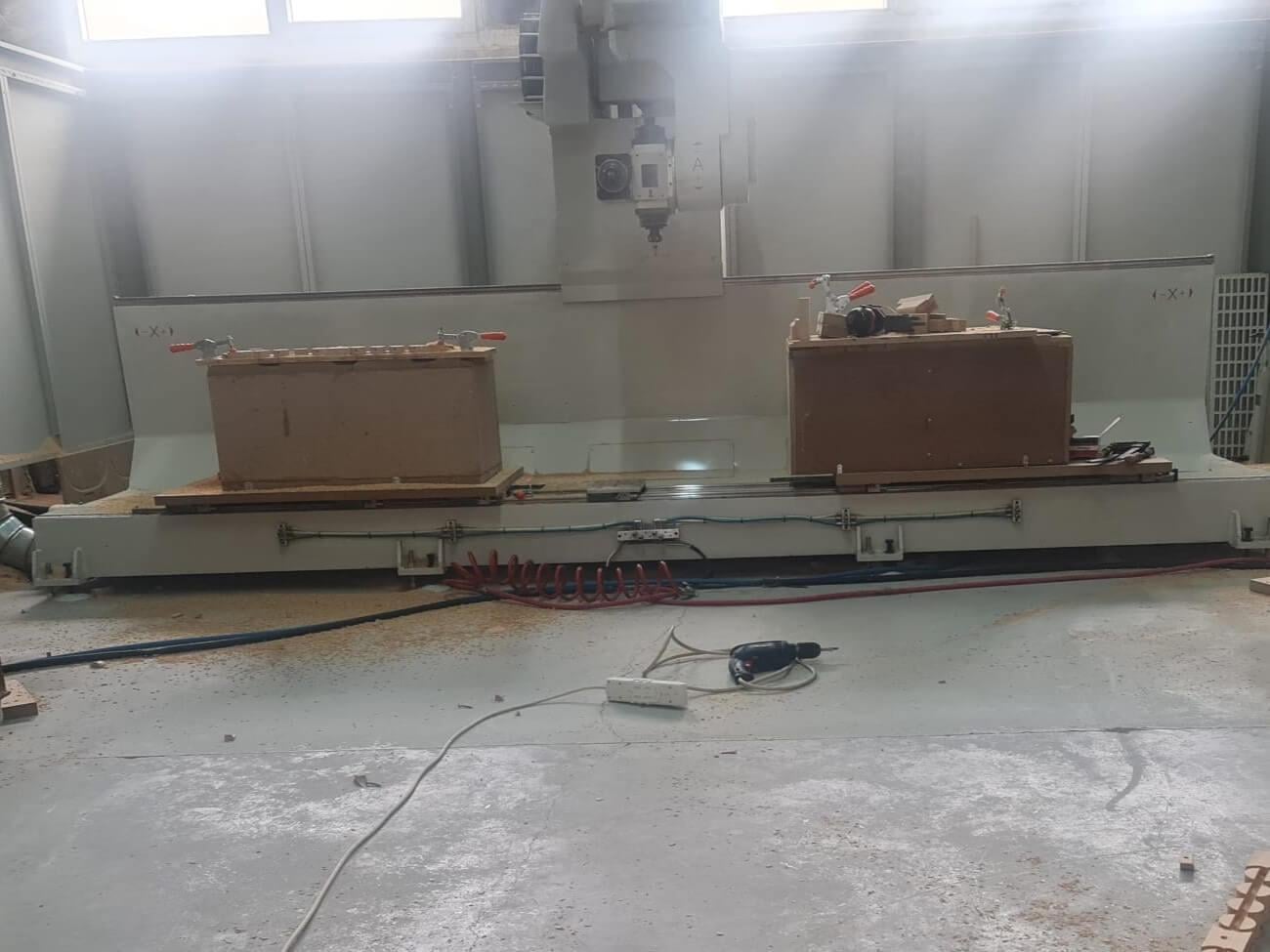 Pade Omega 5 Eksen Şarjörlü Cnc Makinesi (2009)