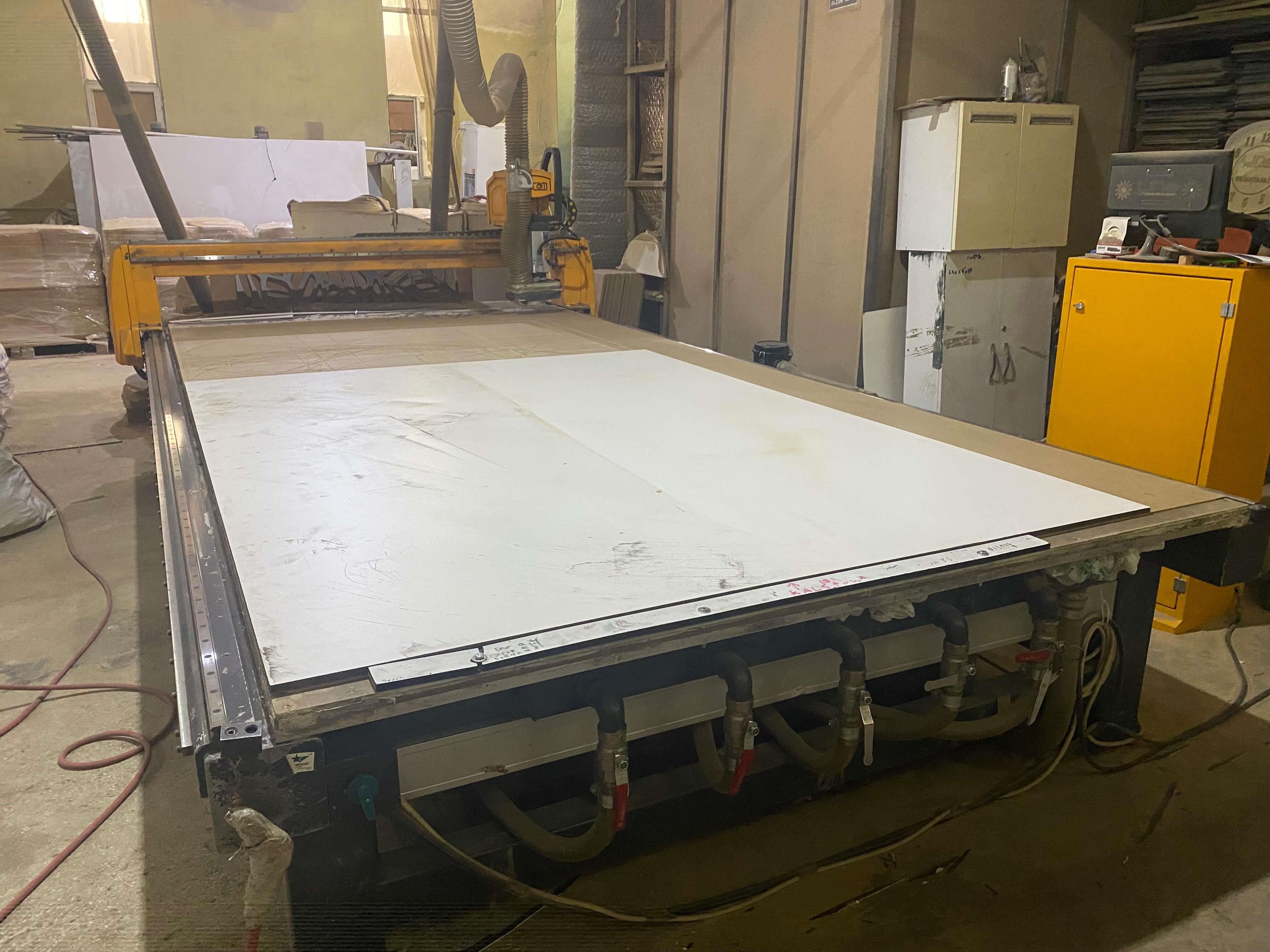 Diacam 210*400 Düz Tabla Cnc Makinesi 