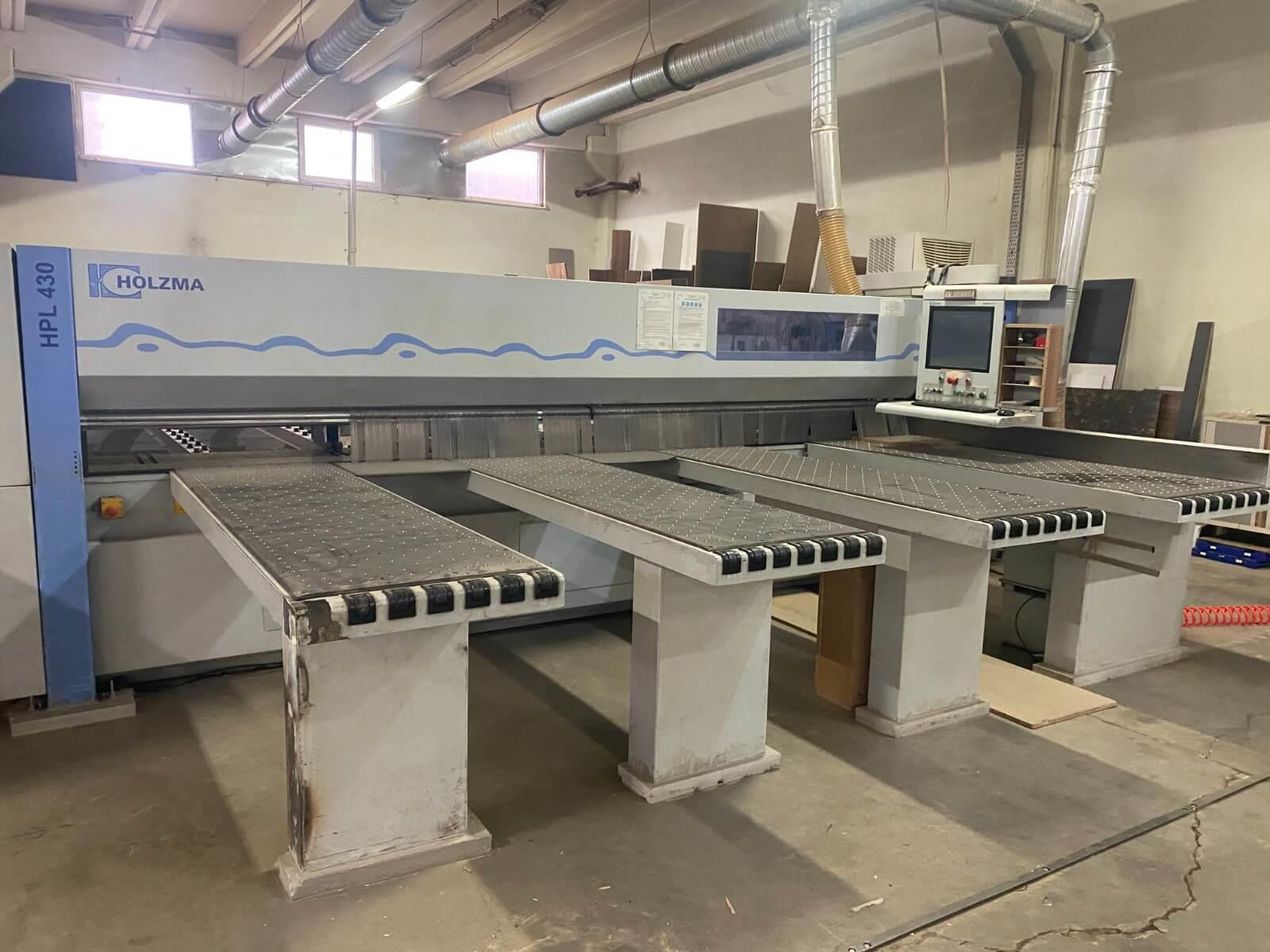 Homag Holzma Optimat Hpl 430/43/22 Asansörlü Yandan Yüklemeli Panel Ebatlama Makinesi (2012)