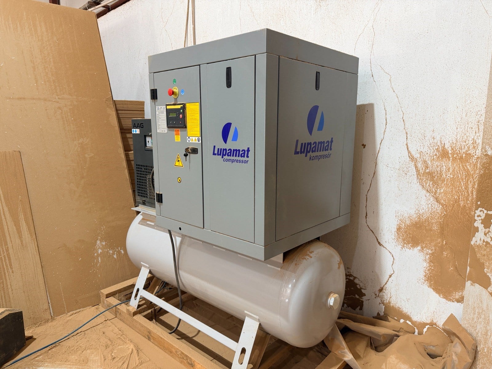 LUPOMAT 11 KW Kompresör Makinesi (2024)