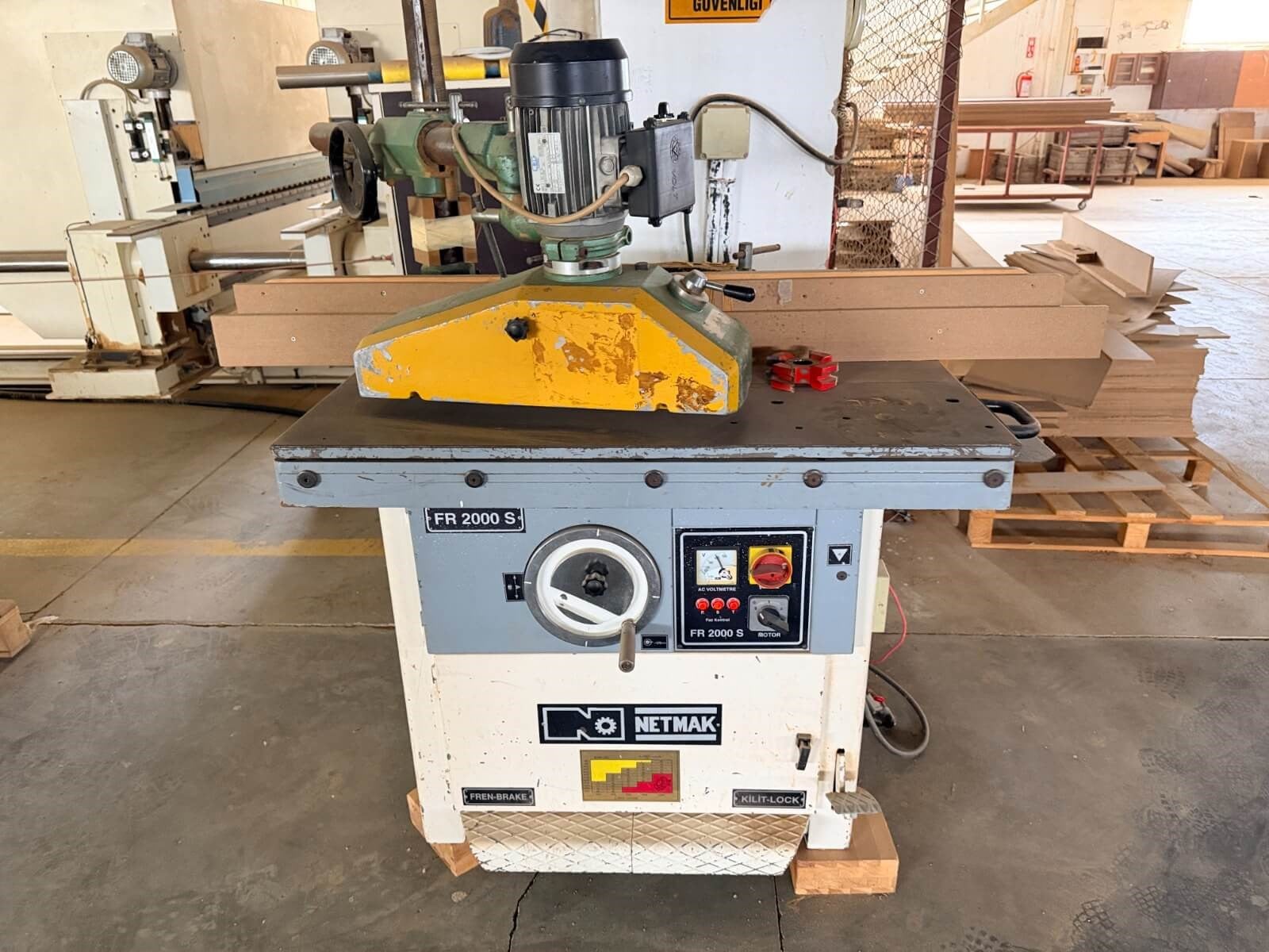 NETMAK FR 2000 Dik Freze Makinesi (2006)