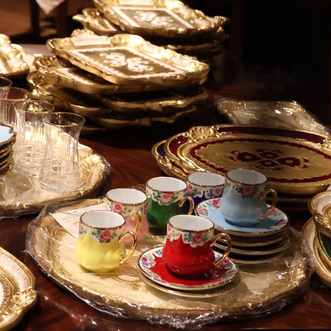 Saray Serisi Çiçek Desenli Renkli 6 Kişilik Kahve Fincanı Takımı