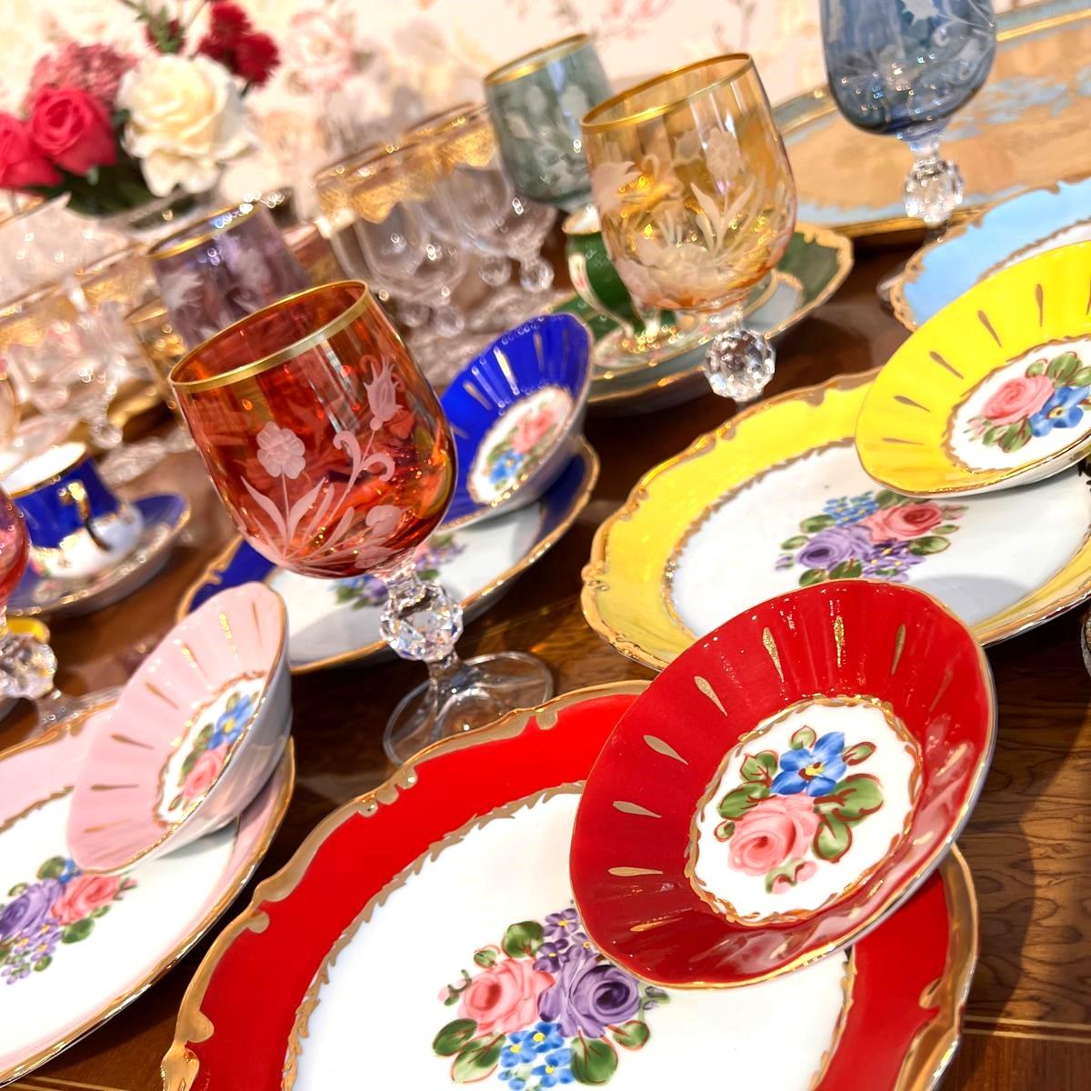 Çiçek Detaylı Renkli El Boyama 6 Kişilik Tatlı Tabak Seti