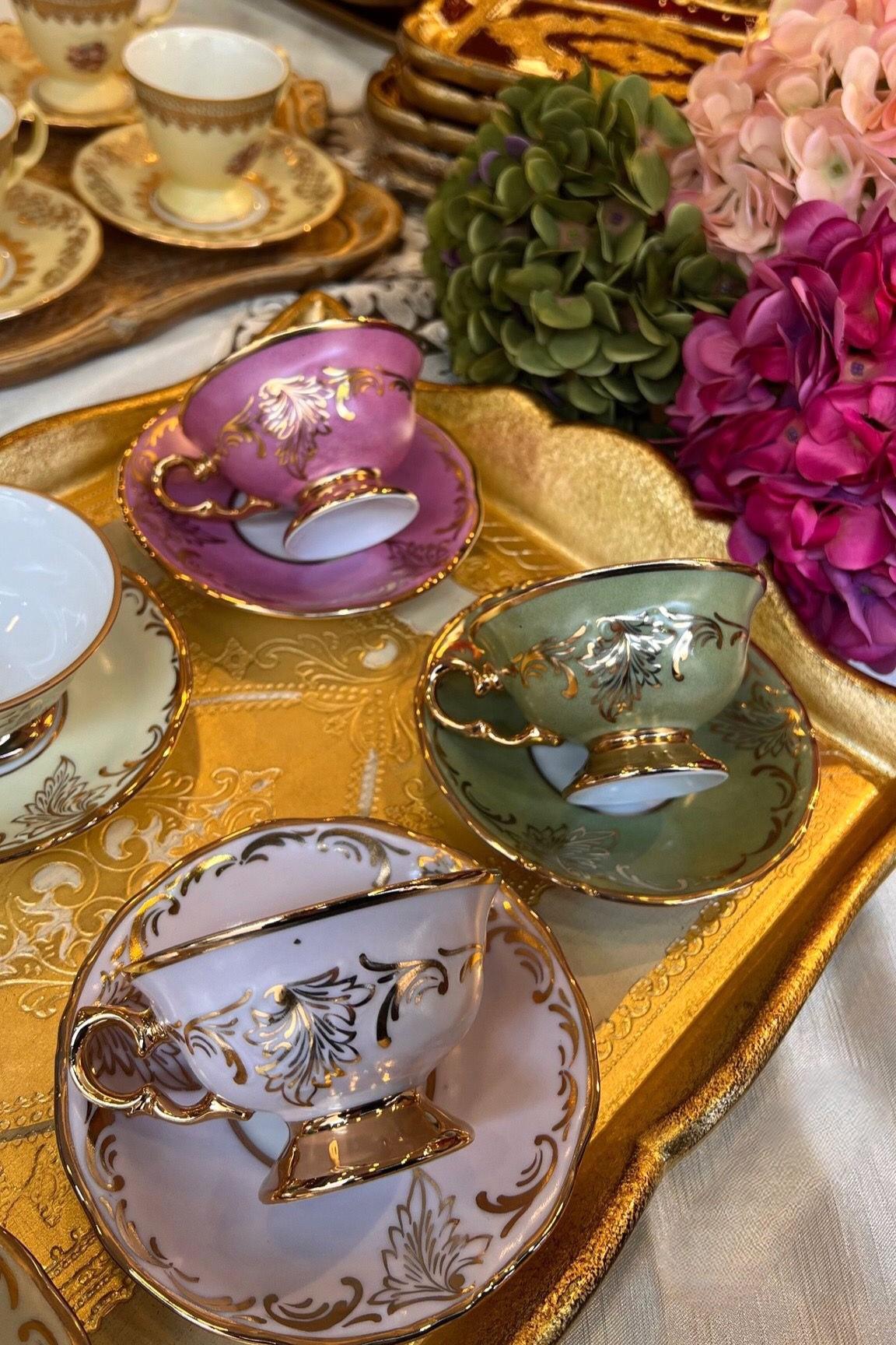 Çiçek Desenli Gold Detaylı El Boyama 6 Kişilik Çay Fincan Takımı