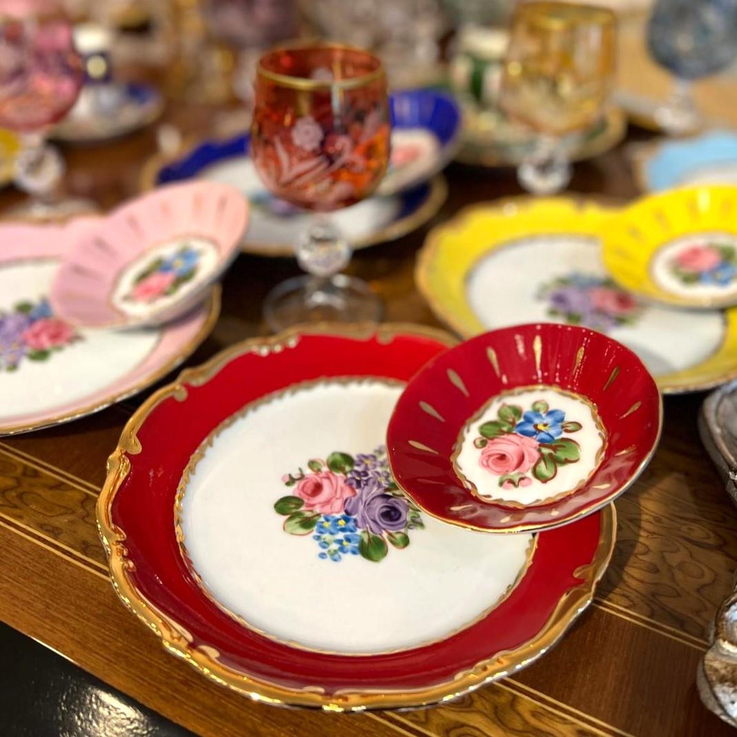 Çiçek Detaylı Renkli El Boyama 6 Kişilik Tatlı Tabak Seti