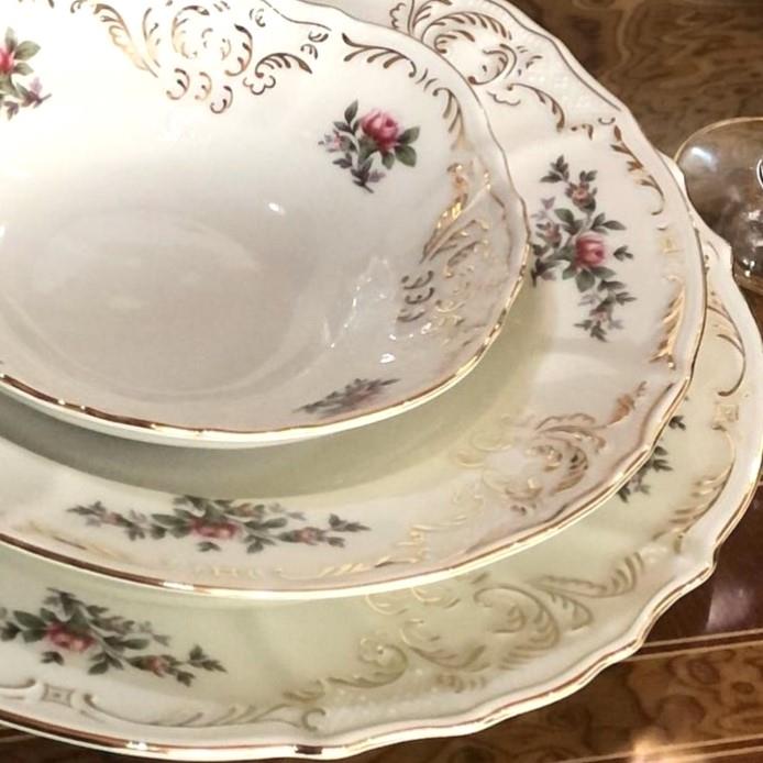 Bernadotte Çiçek Desenli Gold Detaylı Yemek Takımı