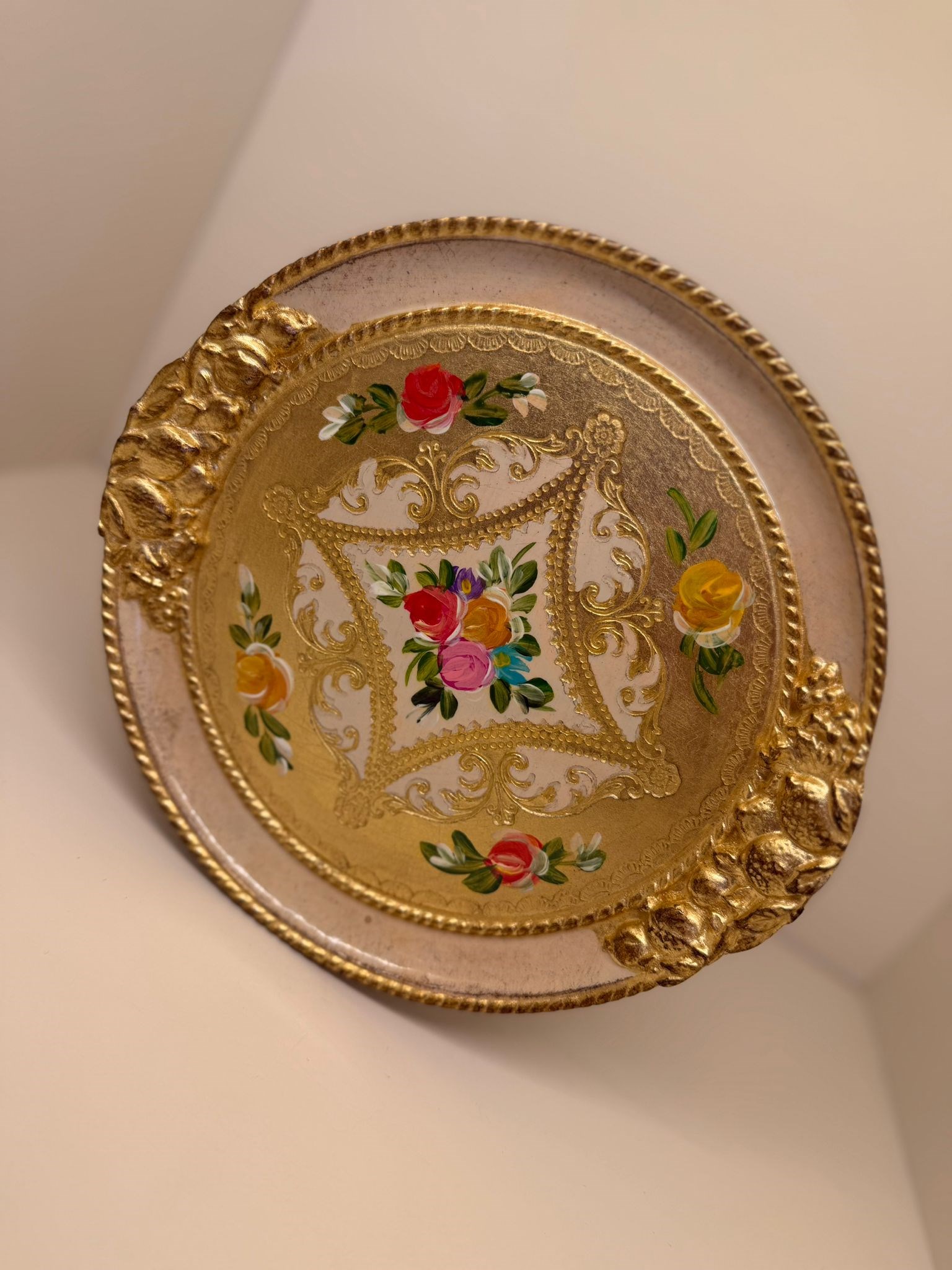 L & M Florence Art İthal Gül Ağacı Yuvarlak El Dekor Tepsi