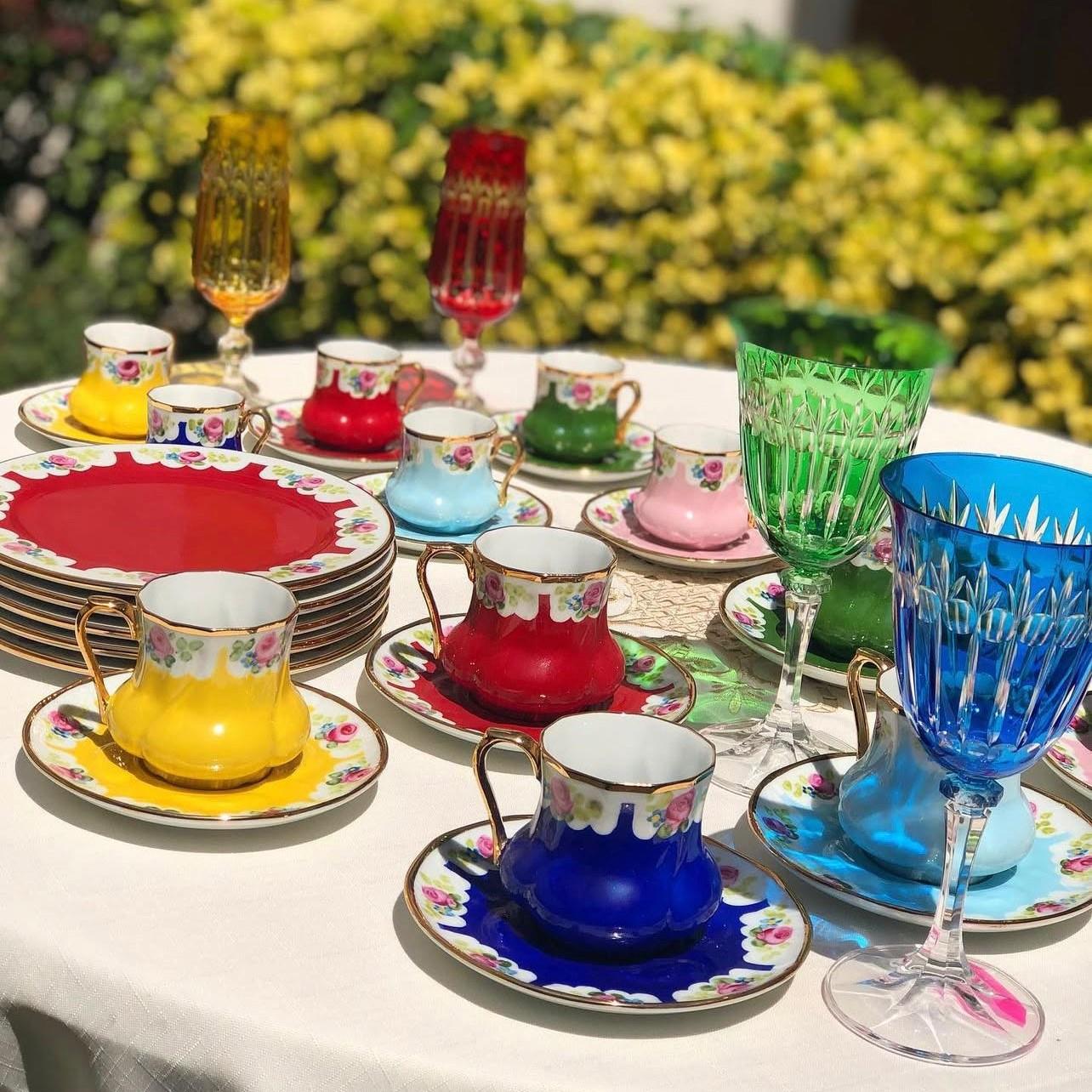 Klasik Saray Model Renkli 6 Kişilik Çay Fincanı Takımı