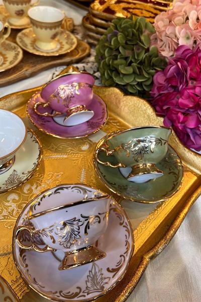 Çiçek Desenli Gold Detaylı El Boyama 6 Kişilik Çay Fincan Takımı