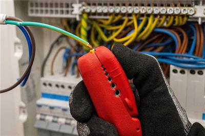 Milwaukee Kablo Soyucu - Çok Amaçlı  4 İn 1 T4932498270