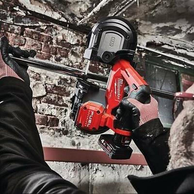 Milwaukee M12 FBS64-402C Kompakt Bant Testere T4933478441