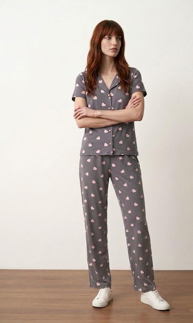 Düğmeli Pijama Takımı Büyük Kalp Gri