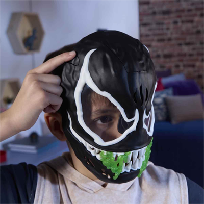 Hasbro Sesli Spider-Man Venom Versus Karanlıkta Parlayan Venom Maske