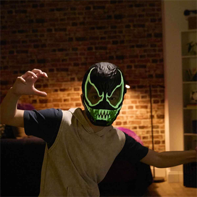 Hasbro Sesli Spider-Man Venom Versus Karanlıkta Parlayan Venom Maske
