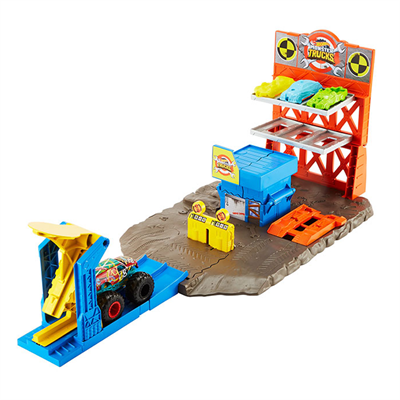 Hot Wheels Monster Trucks Patlama İstasyonu Oyun Seti HFB12