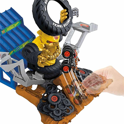 Hot Wheels Monster Trucks Arenada Şampiyonluk Mücadelesi Oyun Seti HPN71
