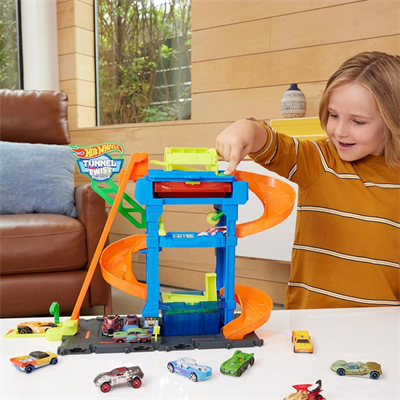 Hot Wheels Oto Yıkama Oyun Seti HTN80