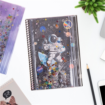 Astronot Simli ve Sulu Kapaklı Kalem Kutulu A5 Defter
