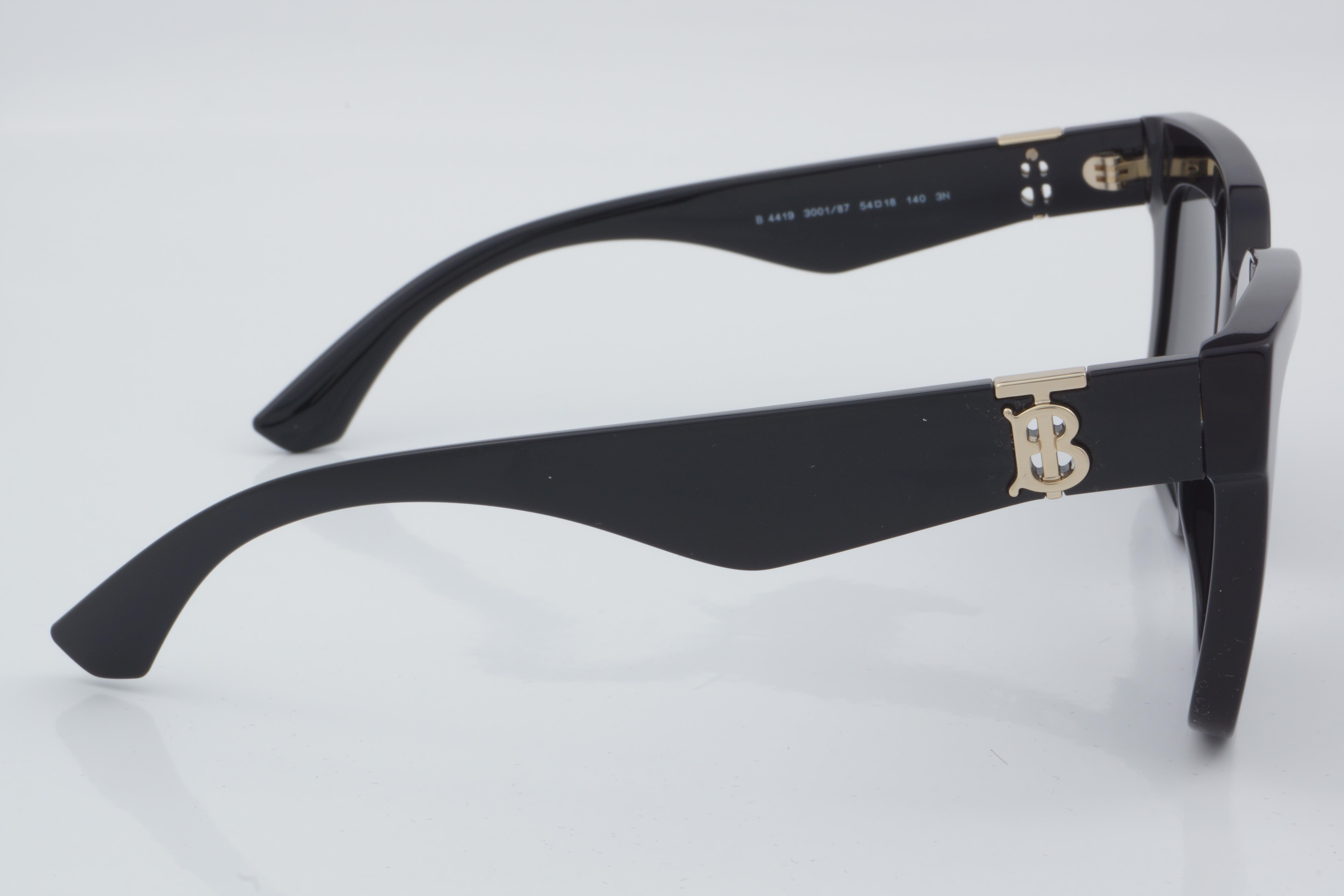Burberry BE 4419 3001/87 54 - 01 Güneş Gözlüğü