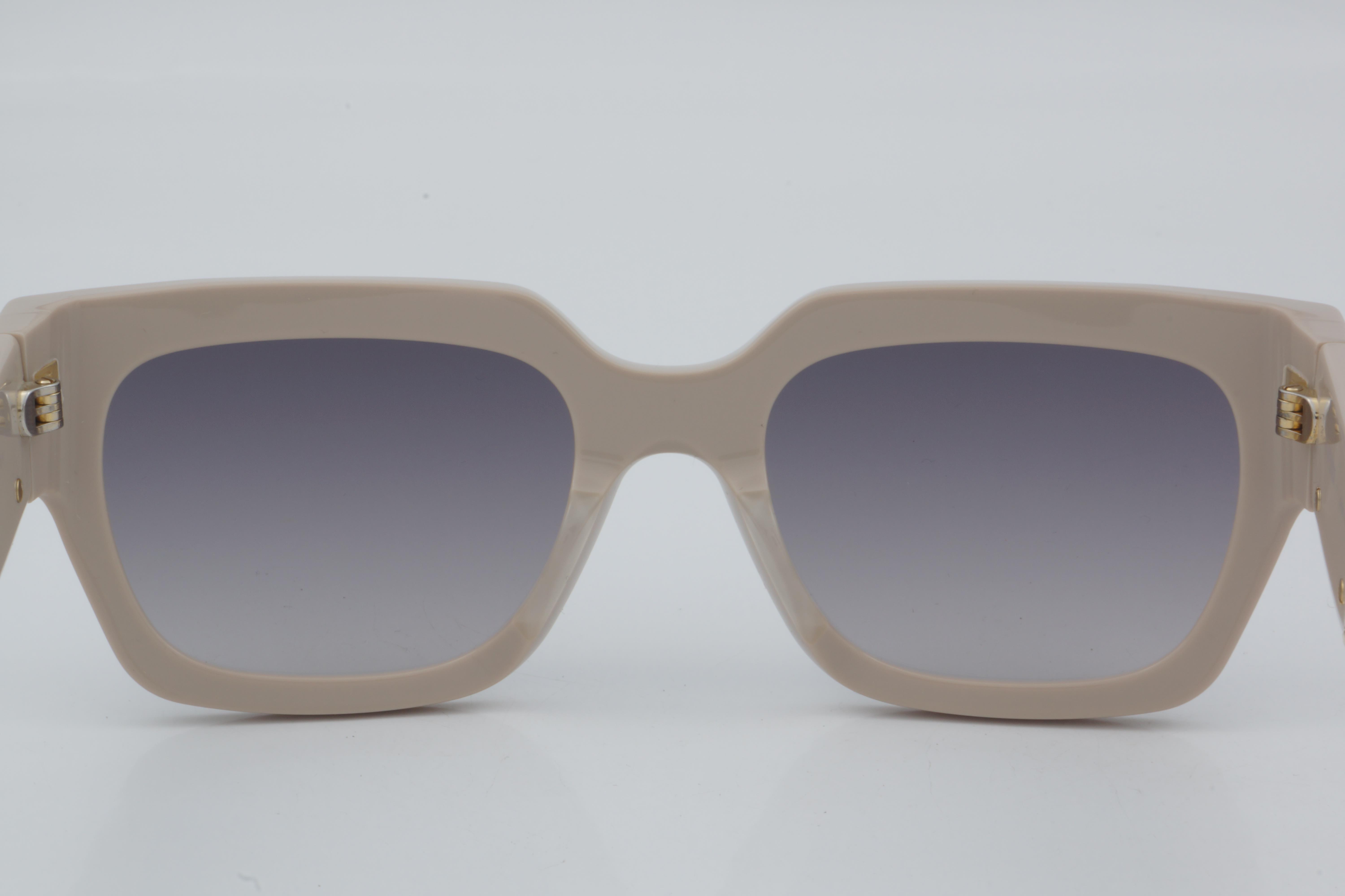 Fendi FE 40099I 25B 63 - 01 Güneş Gözlüğü