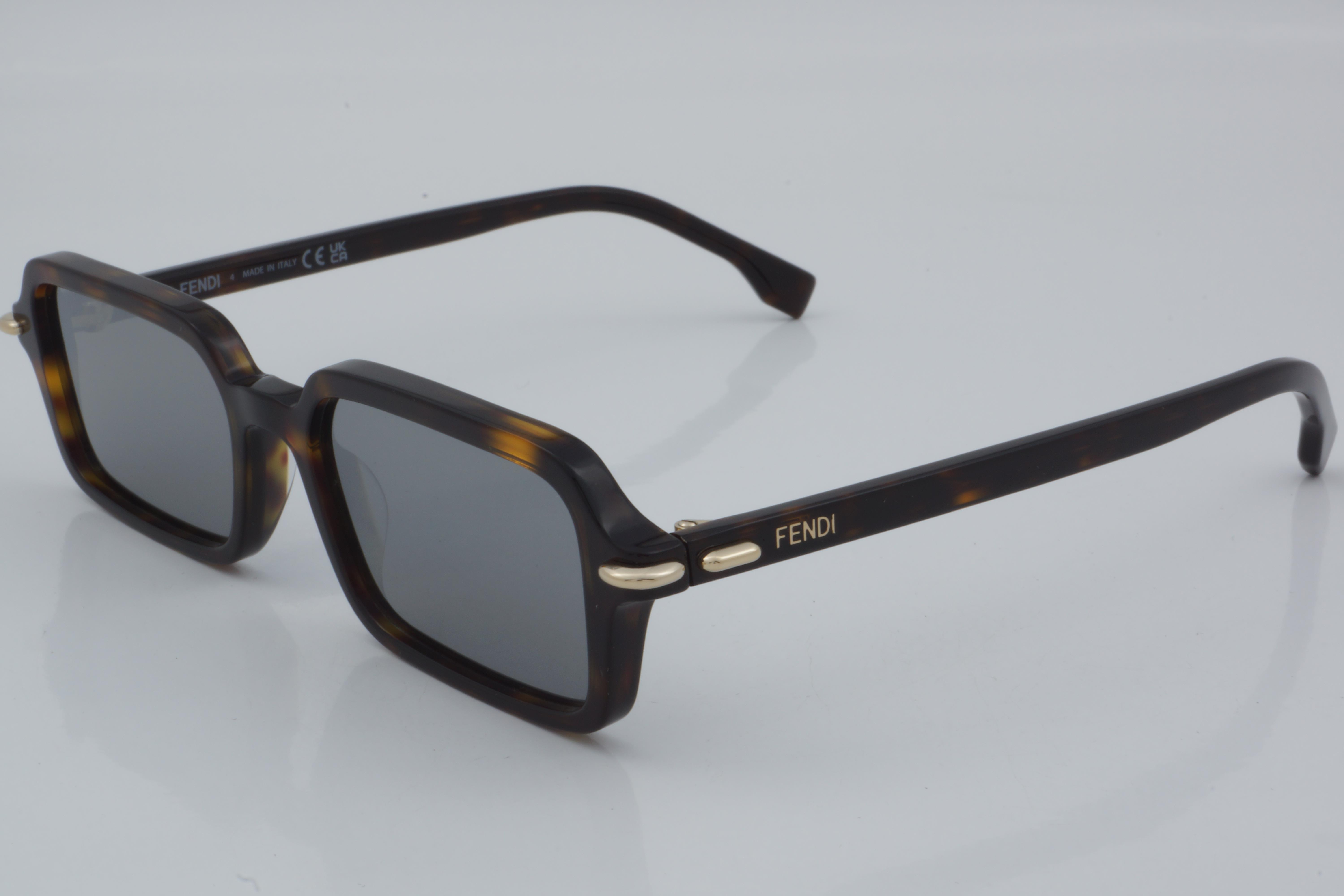 Fendi FE 40174I 52C 51 - 01 Güneş Gözlüğü