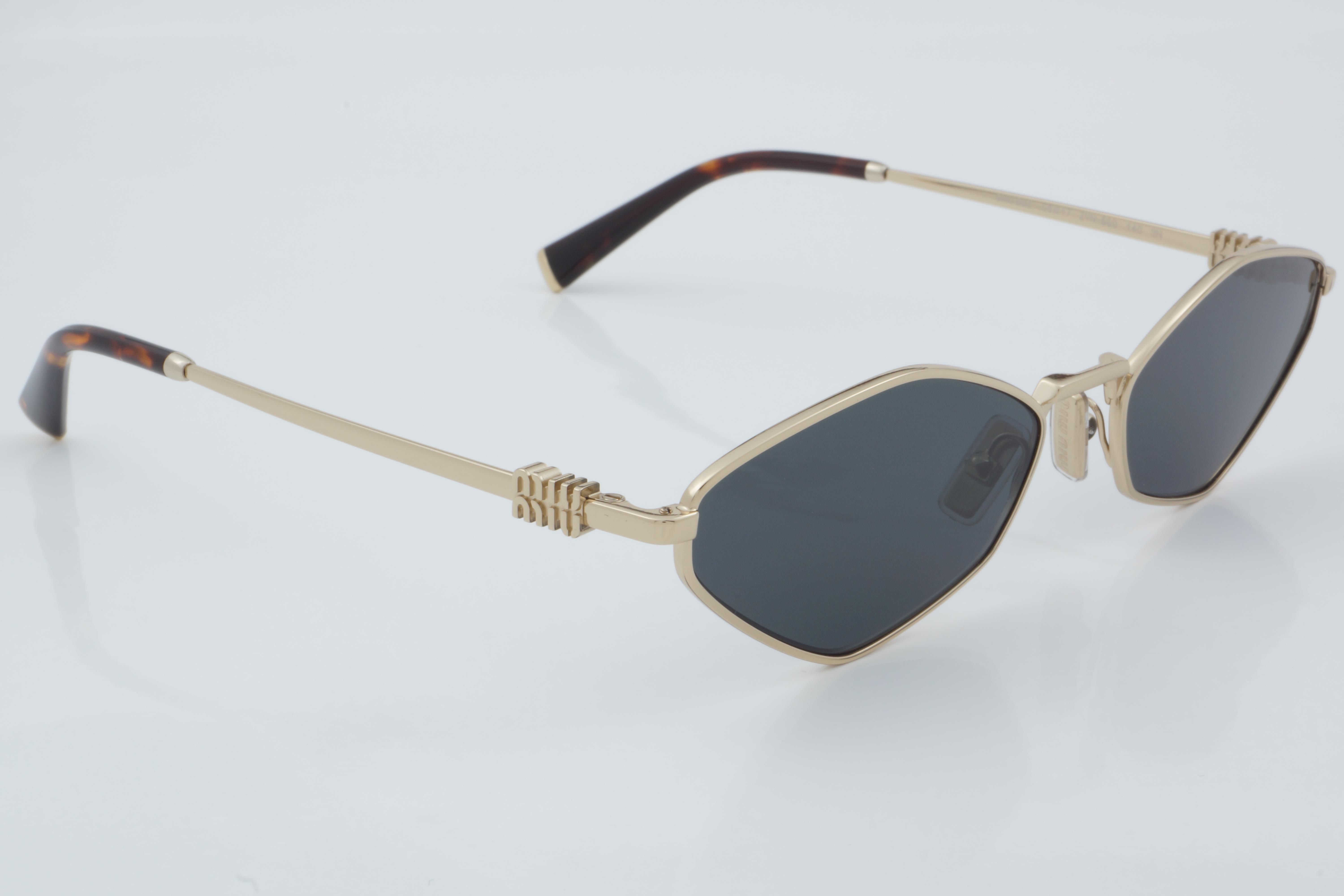 Miu Miu SMU 56Z ZVN-5S0 56 - 01 Güneş Gözlüğü