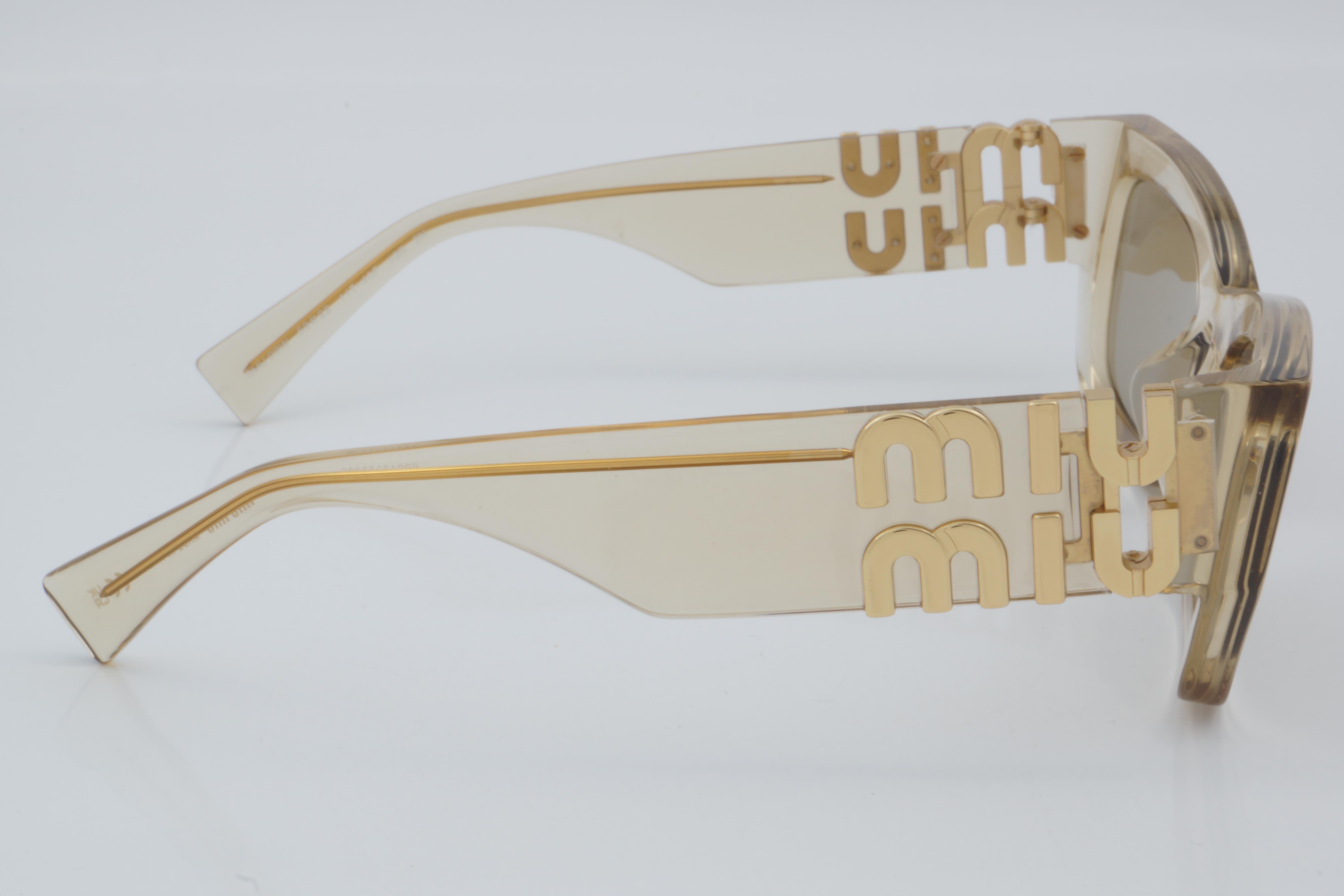 Miu Miu SMU 09W 11T-40F 53 - 01 Güneş Gözlüğü