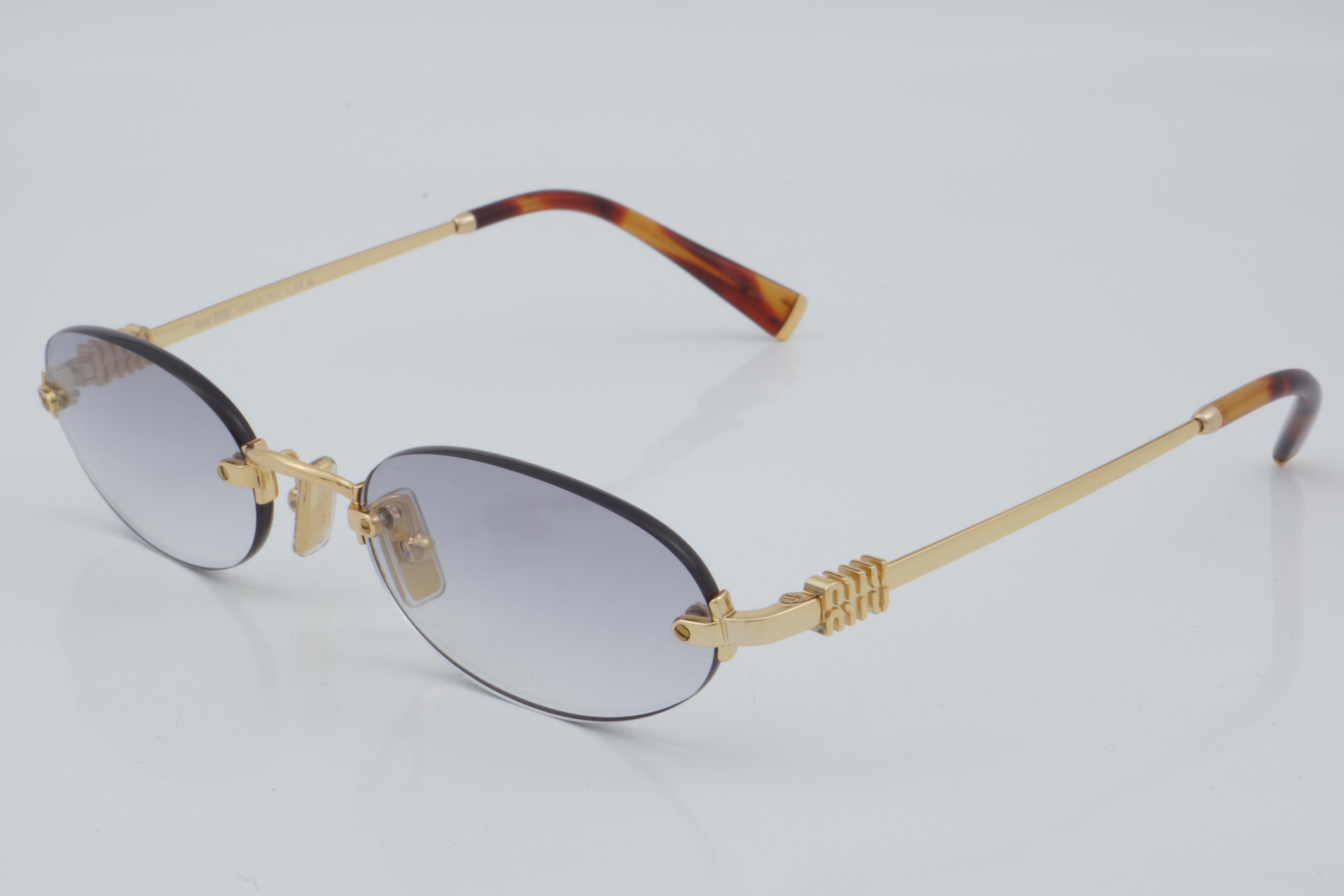 Miu Miu SMU A54 5AK-04O 51 - 01 Güneş Gözlüğü