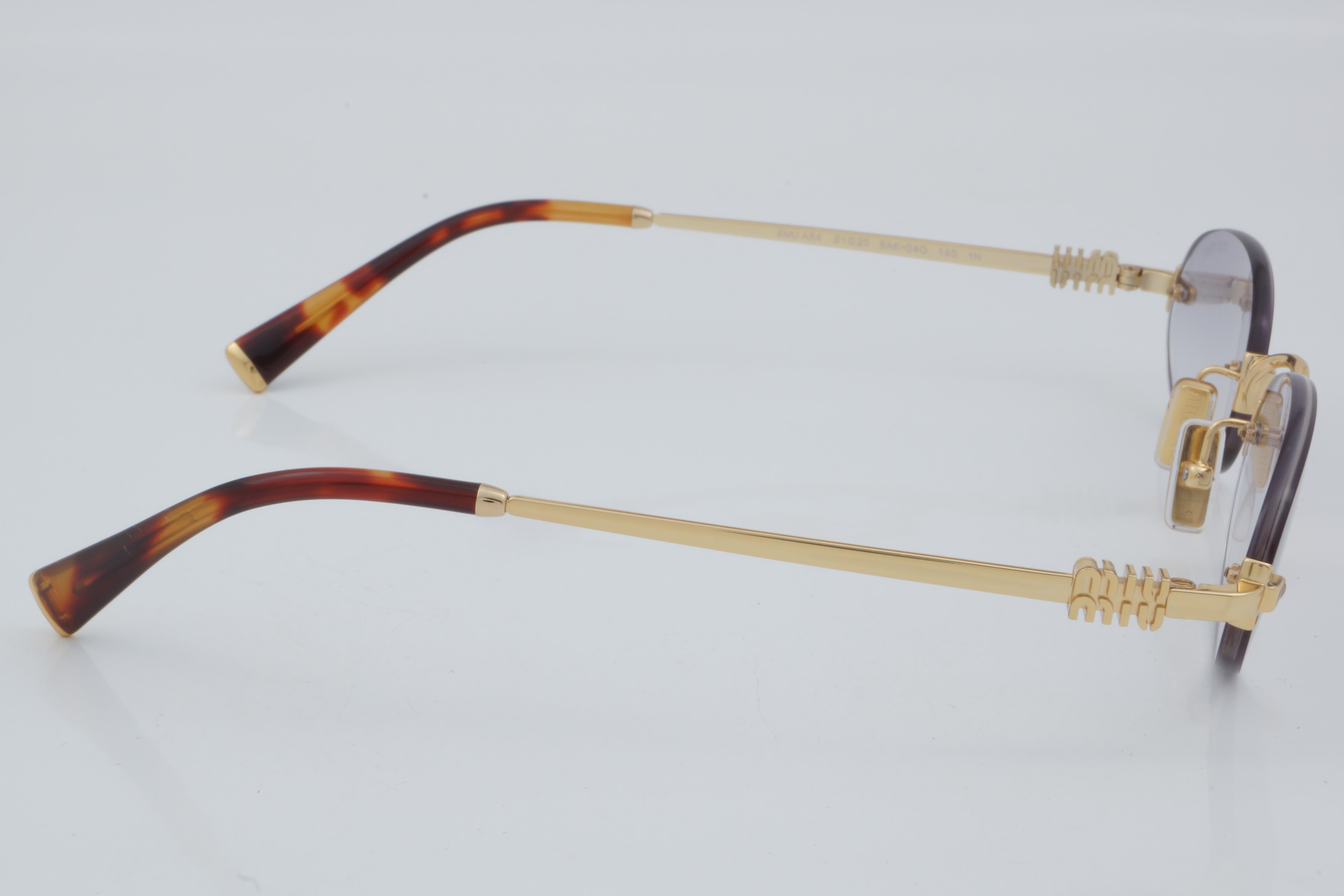Miu Miu SMU A54 5AK-04O 51 - 01 Güneş Gözlüğü