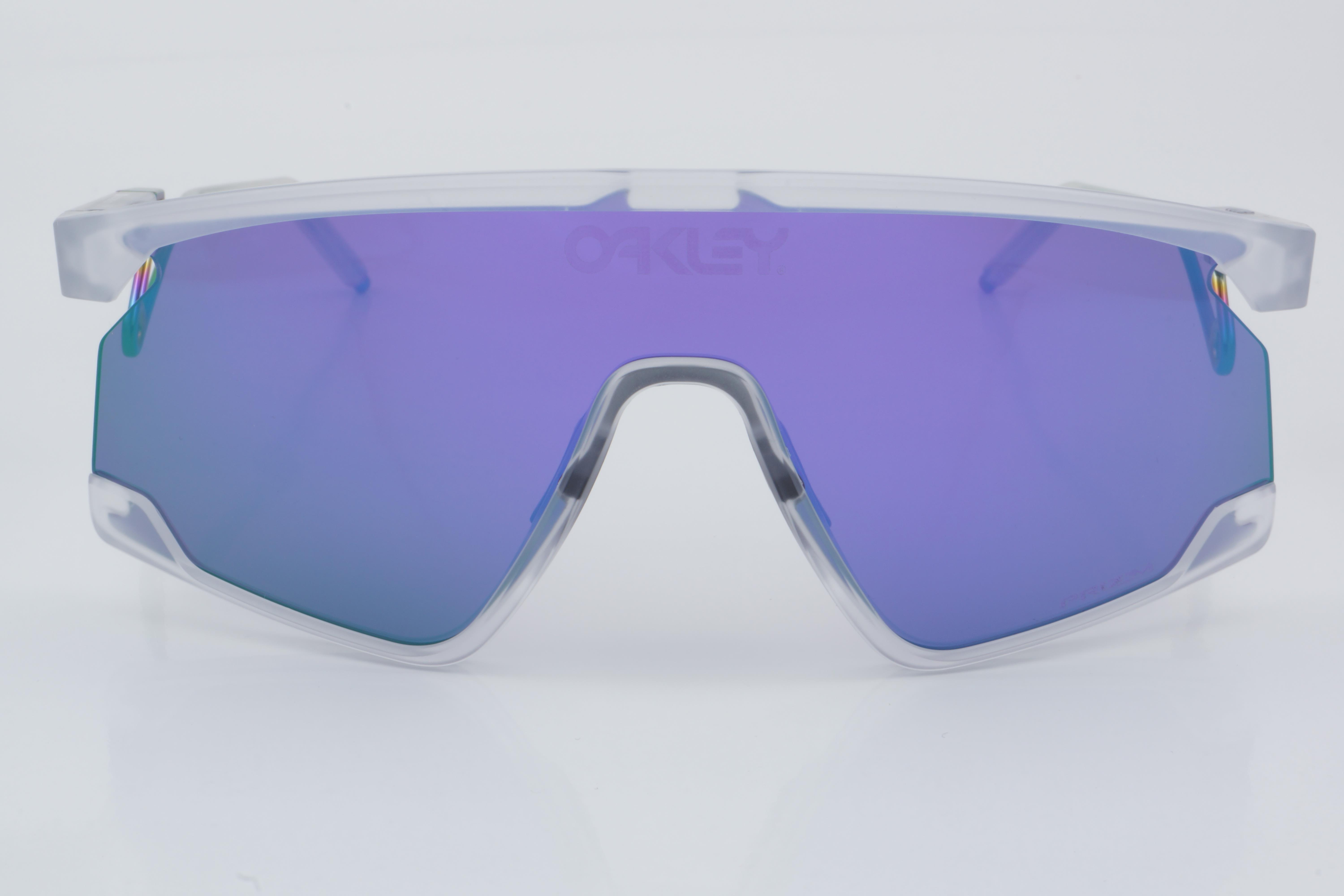Oakley OO 9237 0239 133 - 01 Güneş Gözlüğü